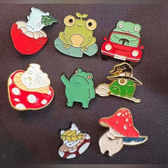 Frog Mushroom Enamel Pins & Brooches New - Picture 1 of 2